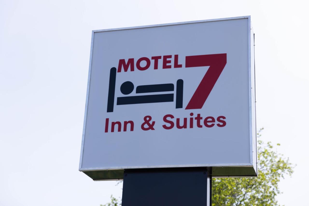 Motel 7 Inn & Suites Beresford Buitenkant foto