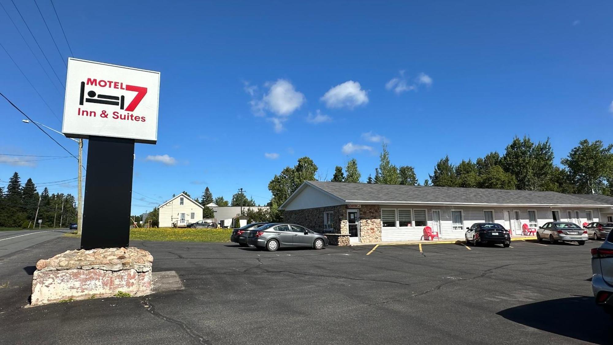 Motel 7 Inn & Suites Beresford Buitenkant foto