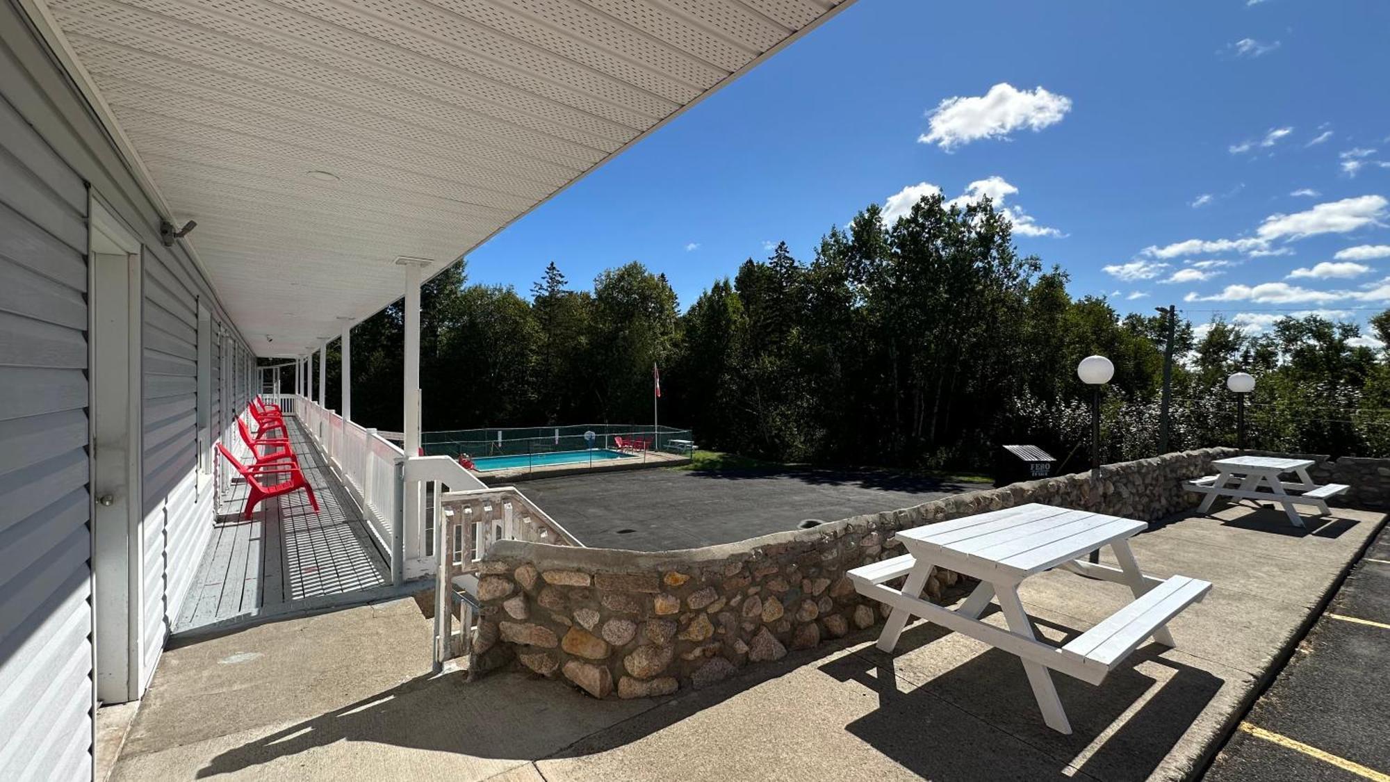Motel 7 Inn & Suites Beresford Buitenkant foto