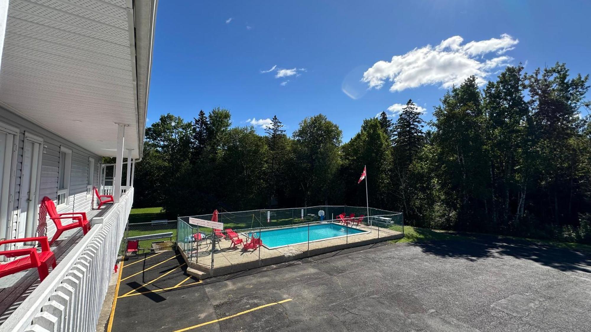Motel 7 Inn & Suites Beresford Buitenkant foto