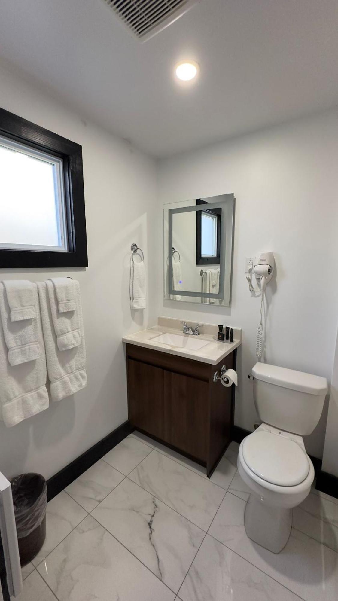 Motel 7 Inn & Suites Beresford Buitenkant foto
